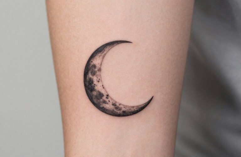 Simple Moon Tattoo Ideas