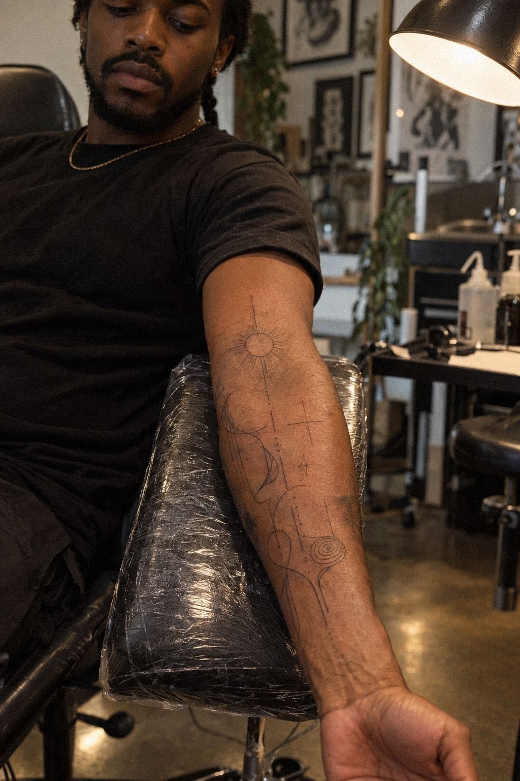 Use Edgy Abstract Shapes With Rhythm