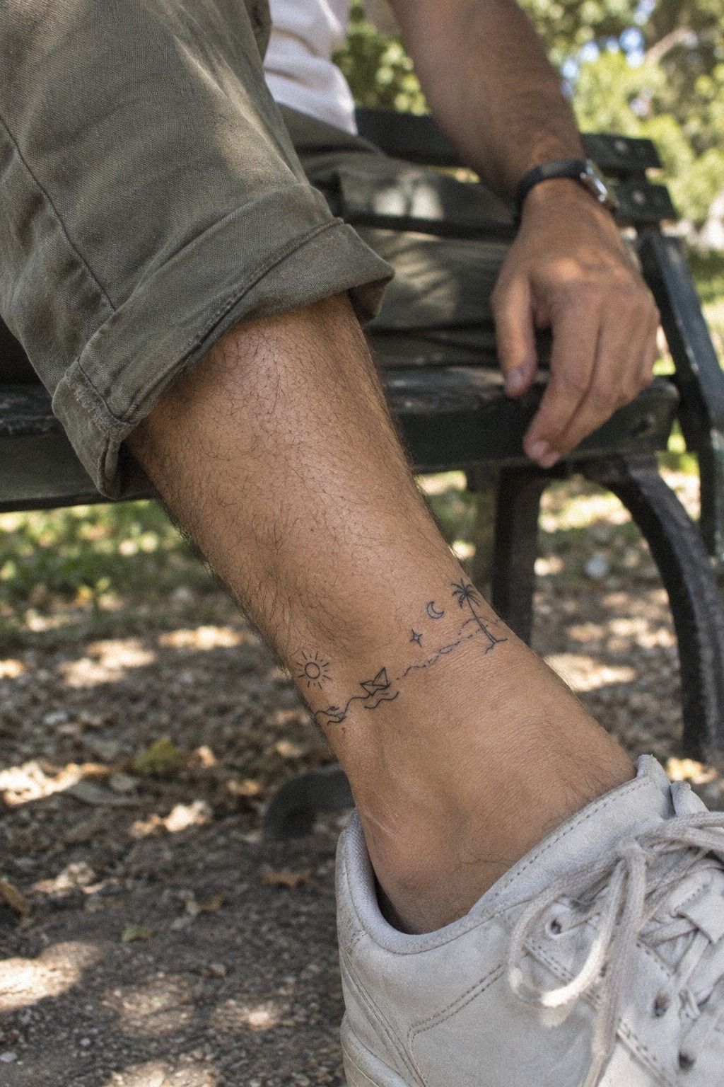 Play With an Ankle Motif