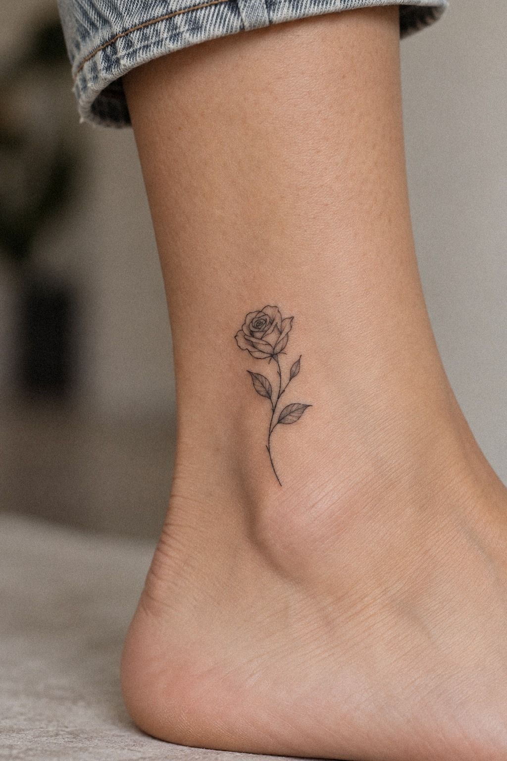 Highlight Small Roses With Sharp Contrast: The Deep-Skin Read