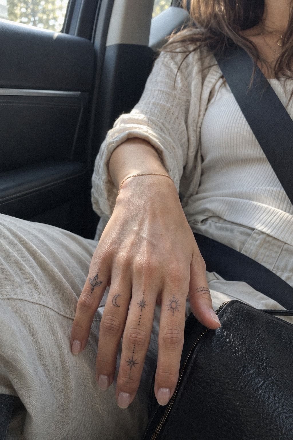 Finger Symbols That Hold Their Shape